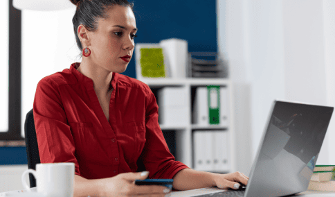 Customer benefiting from Virginia's industry-specific translation services for tailored solutions.