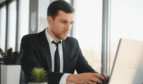 Legal translation expert ensuring confidentiality and precision in reliable Virginia translation services.